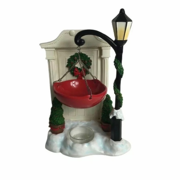 Yankee Candle Holiday Front Door With Wreath Hanging Tart Wax Burner Christmas - Picture 1 of 5